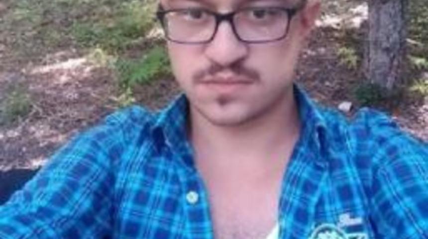 Sokak Ortasında Başından Vurularak &Ouml;ld&uuml;r&uuml;ld&uuml;