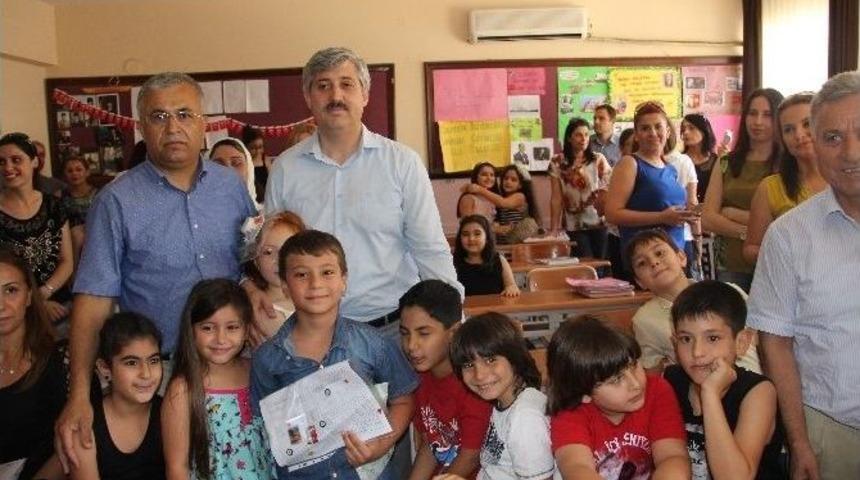 İskenderun Beş Temmuz İlkokulu&rsquo;nda Buruk Karne Sevinci