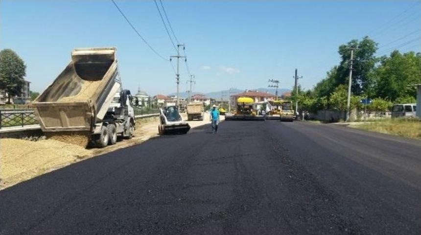 Azmimilli&rsquo;deki Pazaryeri Asfaltlanıyor