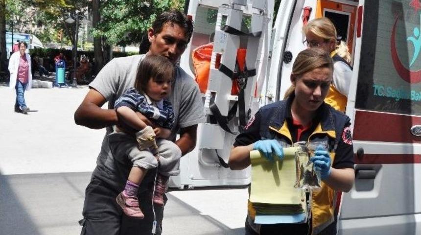 3 Yaşındaki Suriyeli &Ccedil;ocuğu Yılan Isırdı