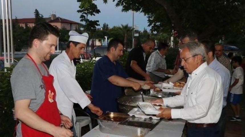 Avcılar İftar Yemeğinde Buluştu