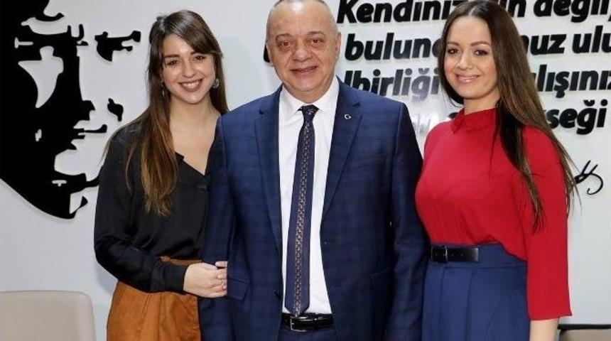 Başkan Erg&uuml;n, Babalar G&uuml;n&uuml;&rsquo;n&uuml; Kutladı