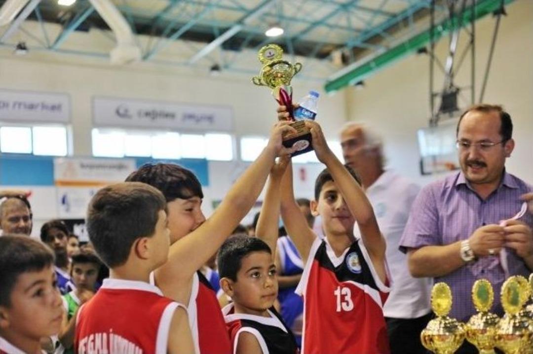 Bodrumlu &Ouml;ğrenciler Basketbol Şenliğinde Buluştu