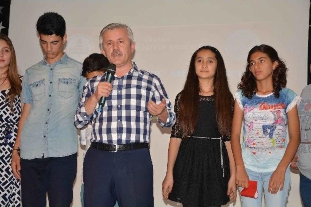 Gen&ccedil; Kalemler Sezon Finalini Şiir Dinletisi İle Yaptı