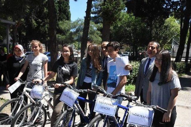 Sinop’ta Öğrenciler Karnelerini Aldı