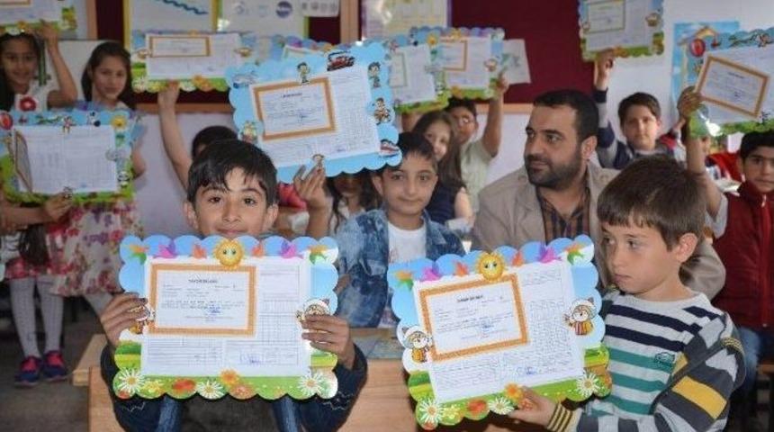 Bitlis&rsquo;te 92 Bin &Ouml;ğrenci Karne Heyecanı Yaşadı