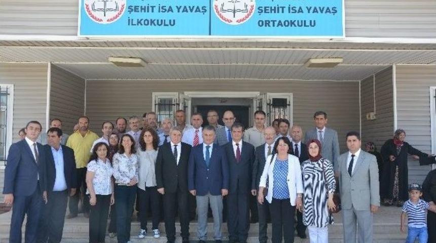 Vali Yazıcı Karne Dağıttı