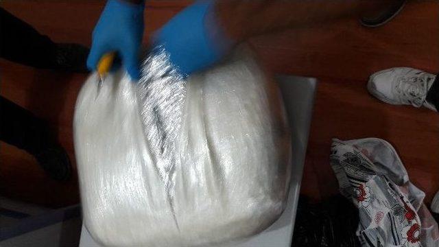 Yolcu Otobüsünde 9 Kilo Esrar Maddesi Ele Geçirildi