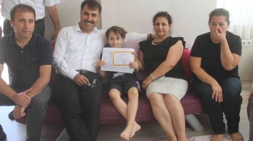 Fethiye’de 13 Öğrenci Karnelerini Evinde Aldı