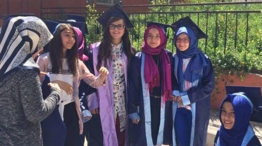 Tavşanlı Fatih İmam Hatip Ortaokulu İlk Mezunlarını Verdi