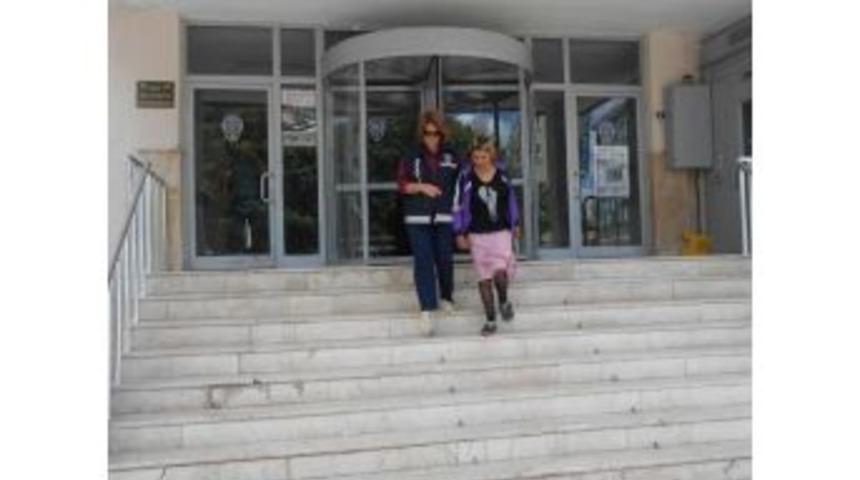 Aşk Vaadi İle Dolandırıcılık Yapan 3 Kadın Yakalandı