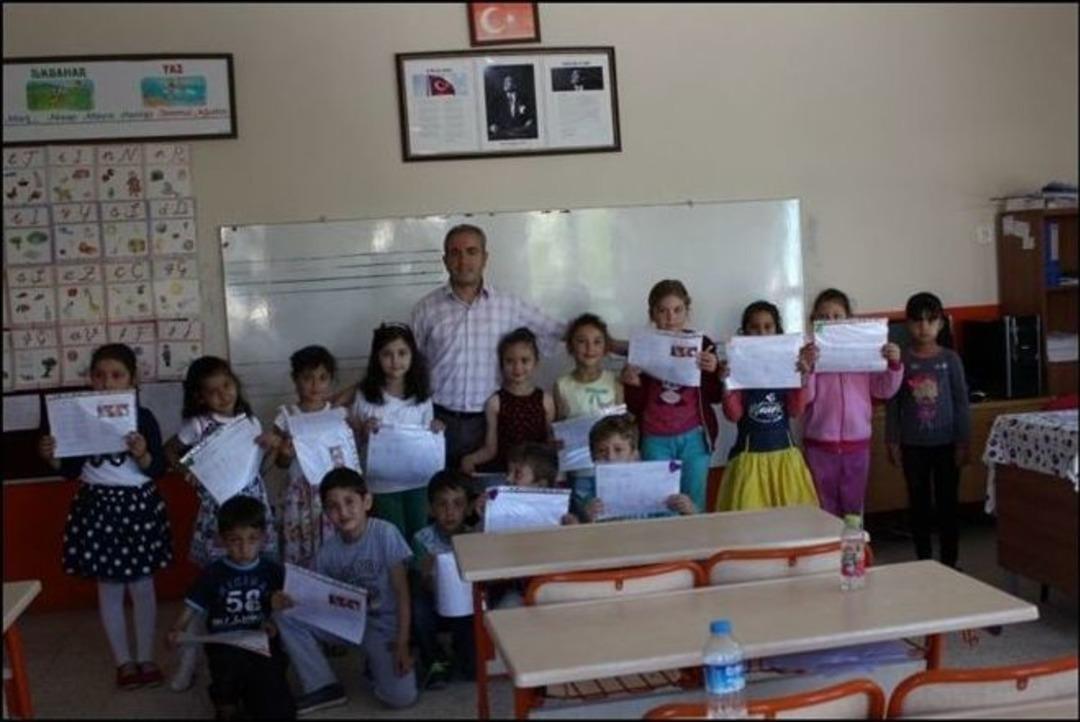 Bilecik&rsquo;in Yenipazar İl&ccedil;esinde Karne Heyecanı