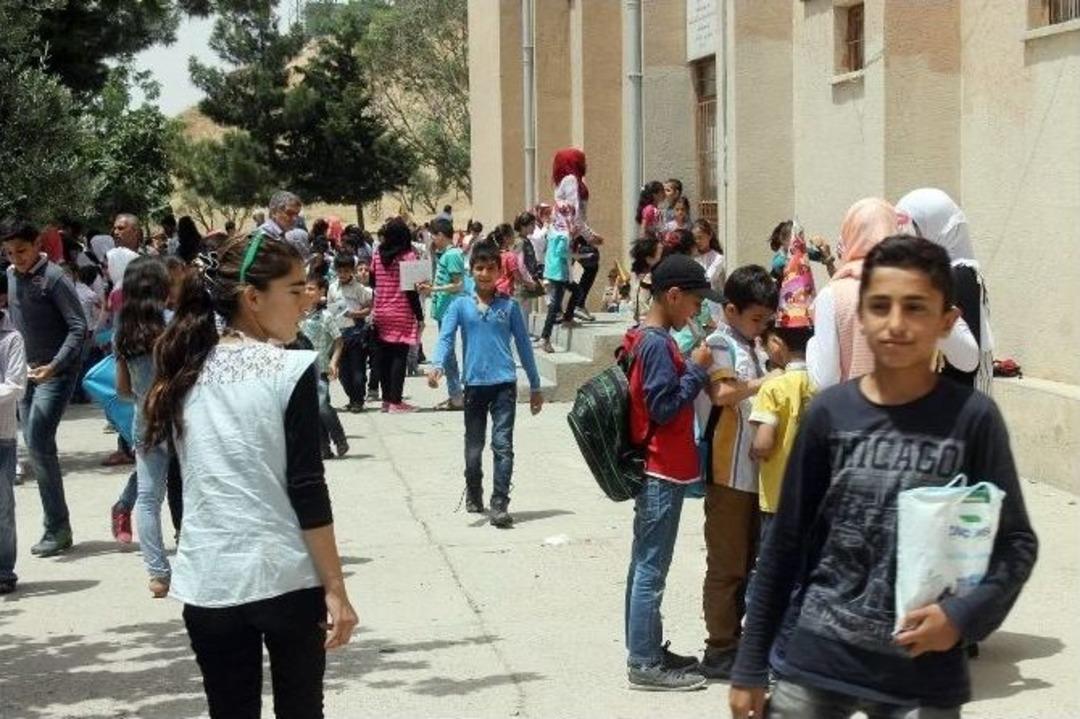 M&uuml;lteci &Ouml;ğrencilerin &Ccedil;ifte Karne Sevinci