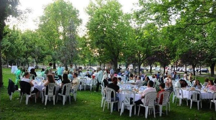 Bgc &Uuml;yeleri İftarda Buluştu