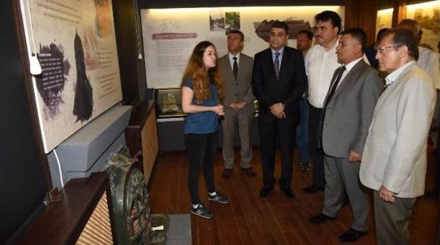 Vali Yazıcı Havran Kent M&uuml;zesini Ziyaret Etti