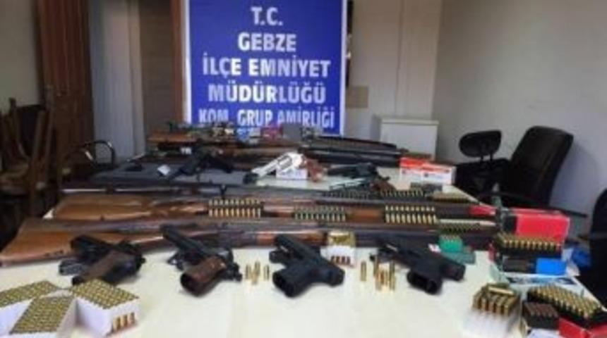 Gebze&rsquo;de Silah Ka&ccedil;ak&ccedil;ılığı Yapan 7 Kişi Yakalandı
