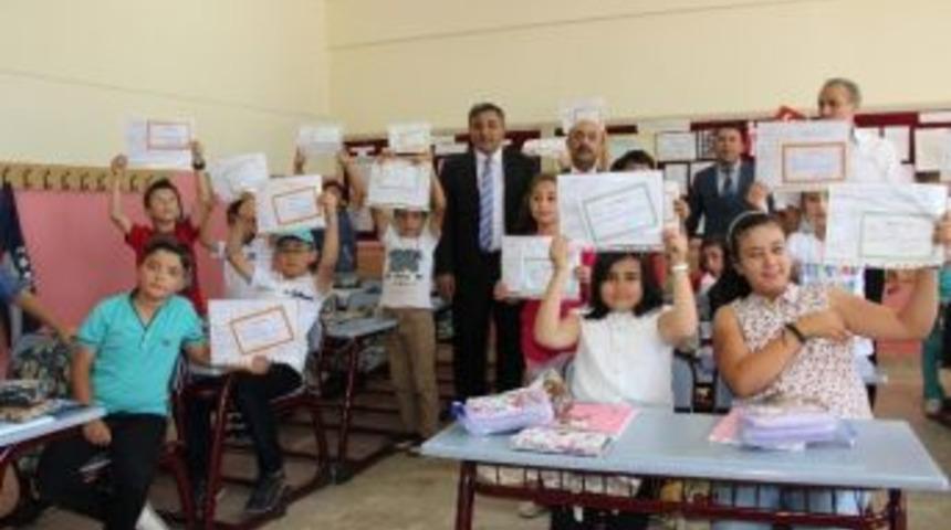 Aksaray&rsquo;da 79 Bin 450 &Ouml;ğrenci Karne Aldı