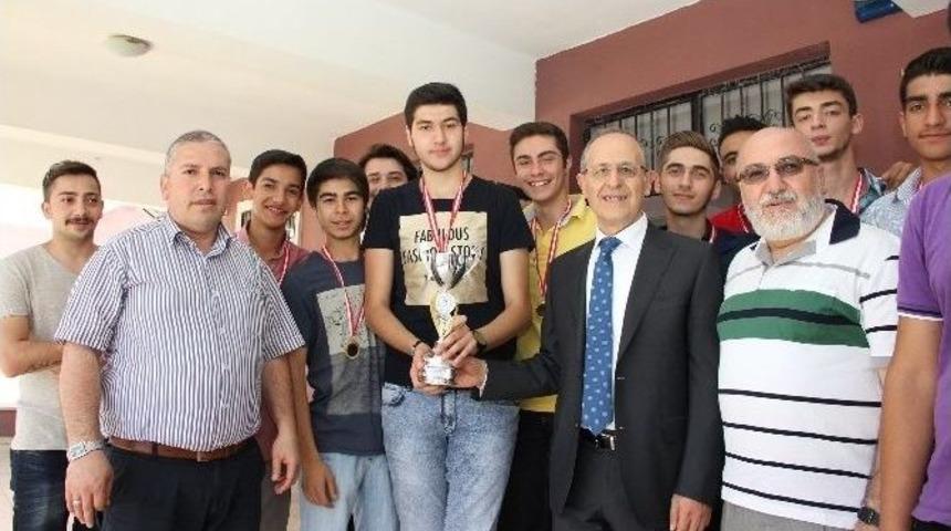 Vedat Top&ccedil;uoğlu Anadolu Lisesinde Karne Heyecanı