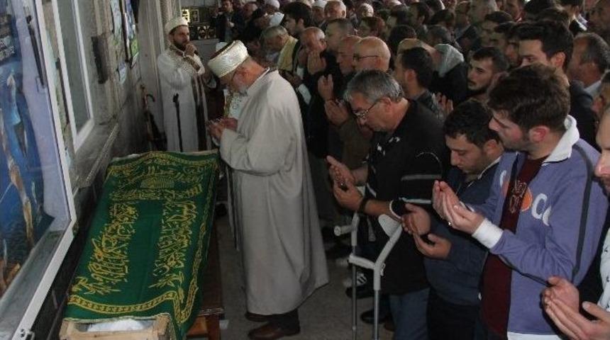 Liseden Mezun Olduğu G&uuml;n Son Yolculuğuna Uğurlandı