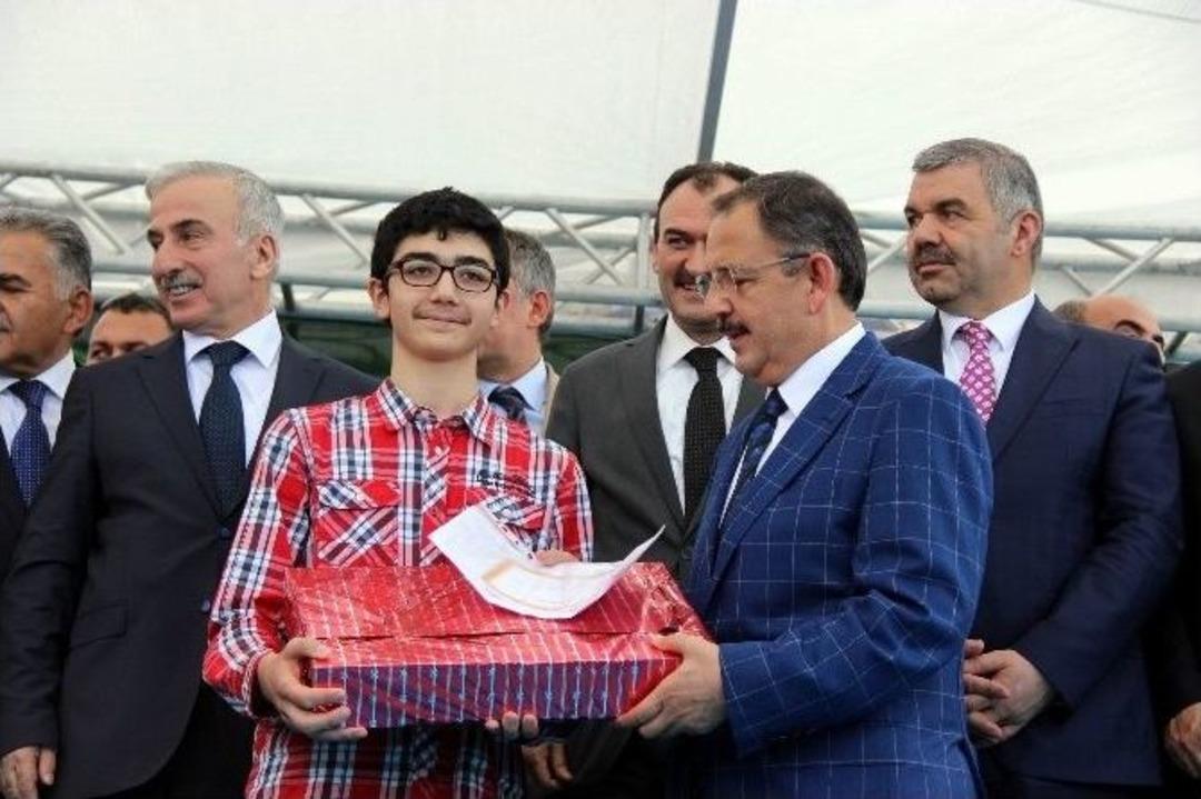 &Ccedil;evre Ve Şehircilik Bakanı Mehmet &Ouml;zhaseki: