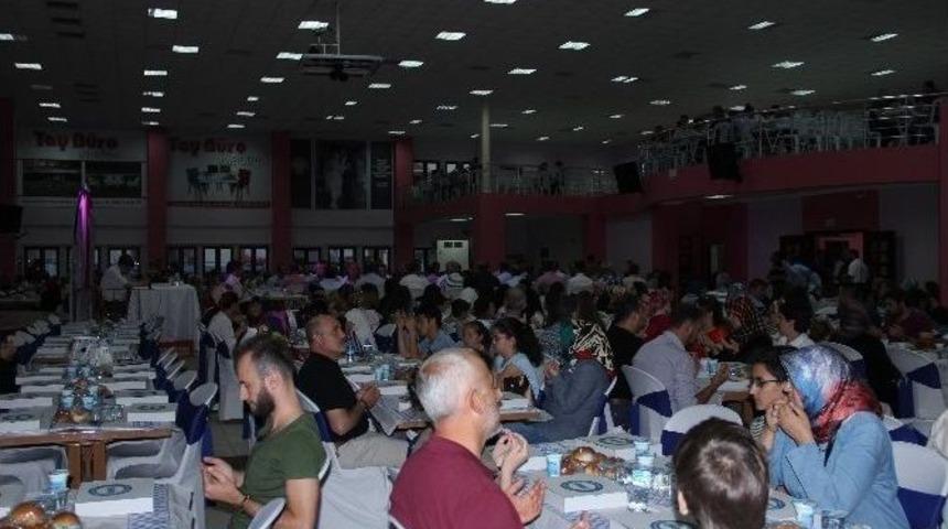 Biga Esnaf Odasından İftar Yemeği