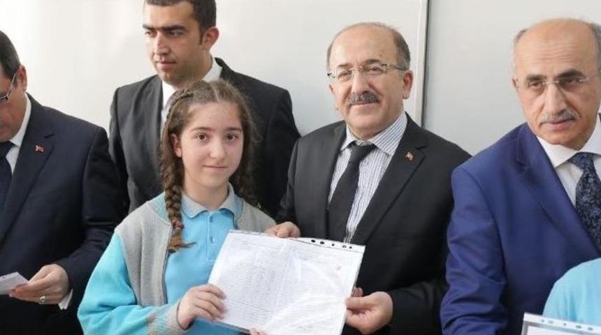 Trabzon&rsquo;da 158 Bin &Ouml;ğrenci Karne Heyecanı Yaşadı