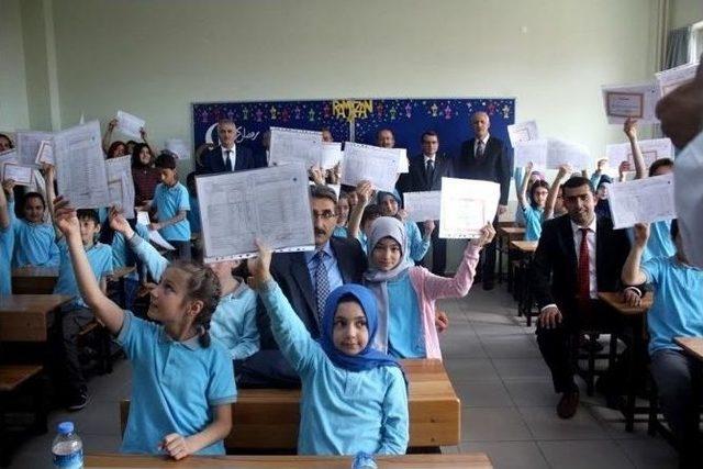 Trabzon’da 158 Bin Öğrenci Karne Heyecanı Yaşadı