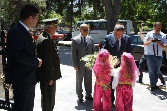 Burdur Valisi Yılmaz Göreve Başladı