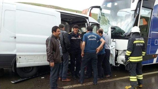 Erzurum’da Trafik Kazası: 5 Yaralı