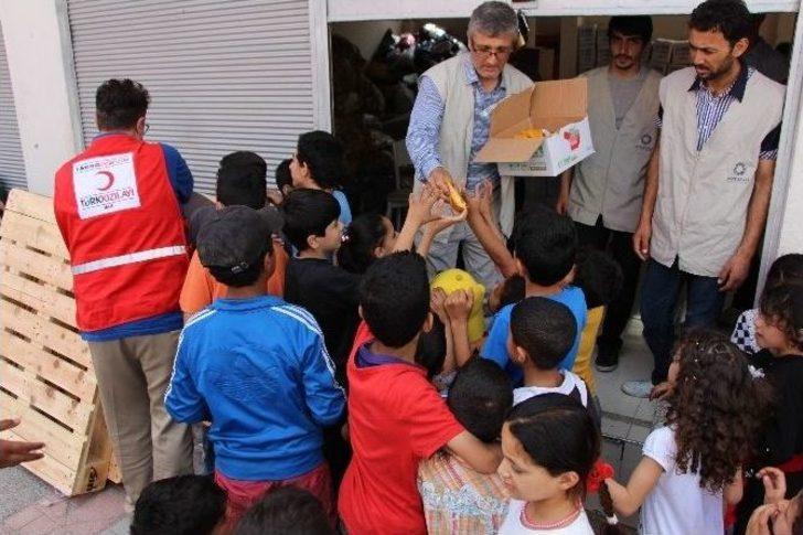 Türk Kızılayı’ndan Mültecilere Bir Tır Dolusu Yardım G1