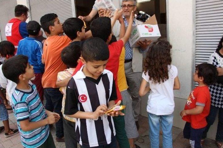 Türk Kızılayı’ndan Mültecilere Bir Tır Dolusu Yardım G2