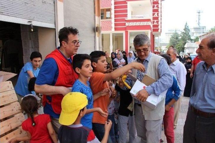 Türk Kızılayı’ndan Mültecilere Bir Tır Dolusu Yardım G3