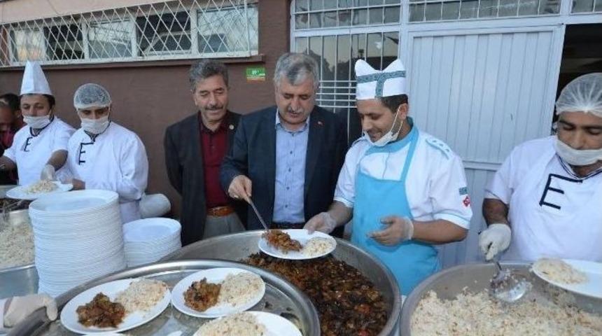 Meydan İftarları Büyük İlgi Görüyor