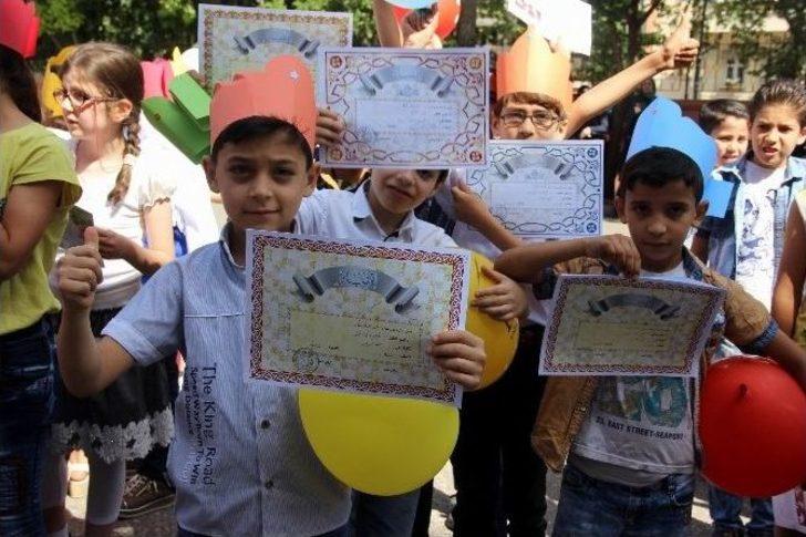 Suriyelilerin Karne Sevinci G1