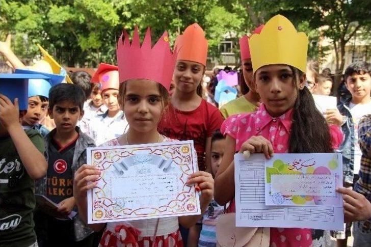 Suriyelilerin Karne Sevinci G2