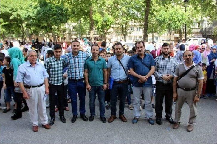 Suriyelilerin Karne Sevinci G4