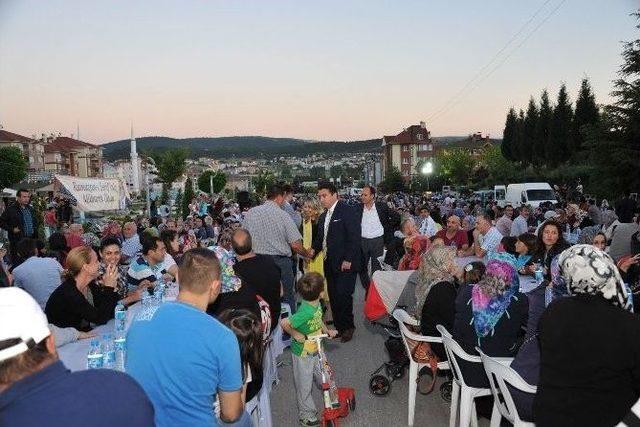 4 Eylül Mahalle İftarına Yoğun İlgi