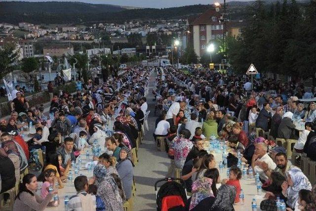 4 Eylül Mahalle İftarına Yoğun İlgi