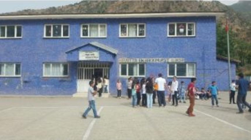 Irak Sınırının Sıfır Noktasında Karne Sevinci