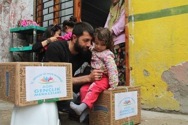 Ağrı Gençlik Merkezi’nden Ramazan Paketi