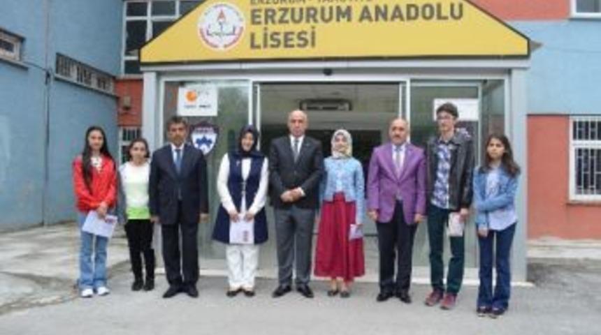 Milletvekili Ilıcalı, Öğrencilerin Karne Heyecanına Ortak Oldu