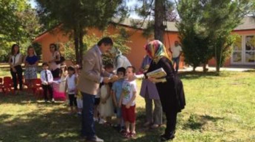 Minik &Ouml;ğrenciler Karnelerini Başkan Alemdar&rsquo;dan Aldı