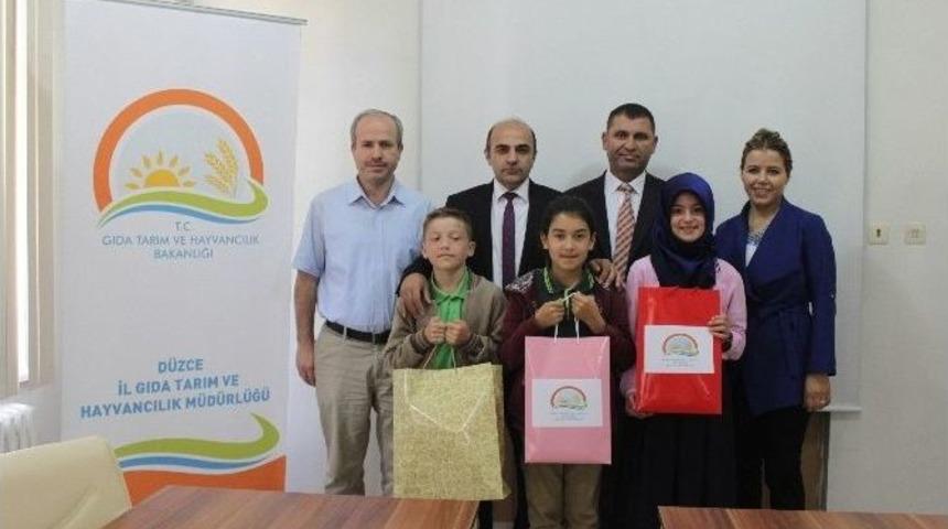 &Ouml;ğrenciler &Ouml;d&uuml;llendirildi