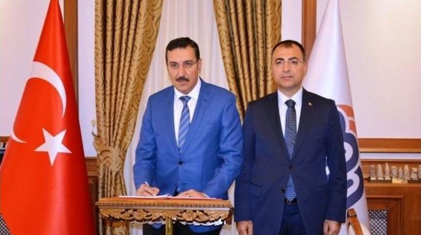 Bakan T&uuml;fenkci&rsquo;den Vali Toprak&rsquo;a &lsquo;hayırlı Olsun&rsquo; Ziyareti