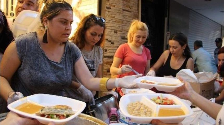 Chp&rsquo;li Gen&ccedil;lerden Yer Sofrasında İftar