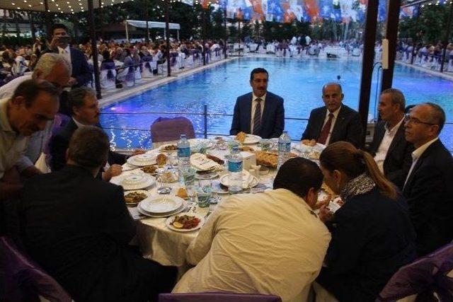 Bakan T&uuml;fenkci Malatya&rsquo;da İftara Katıldı 2