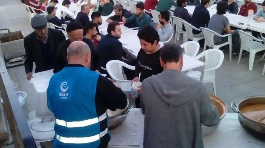 Beşir Derneği Yozgat&rsquo;ta G&uuml;nl&uuml;k 200 Kişiye İftar Veriyor