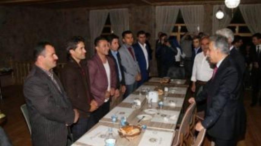 Hakkari&rsquo;de Şehit Ve Gazi Ailelerine İftar Yemeği