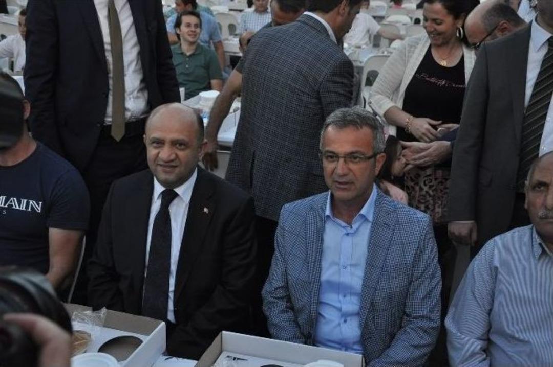 Milli Savunma Bakanı Işık Ak Parti Gebze&rsquo;nin İftarına Katıldı