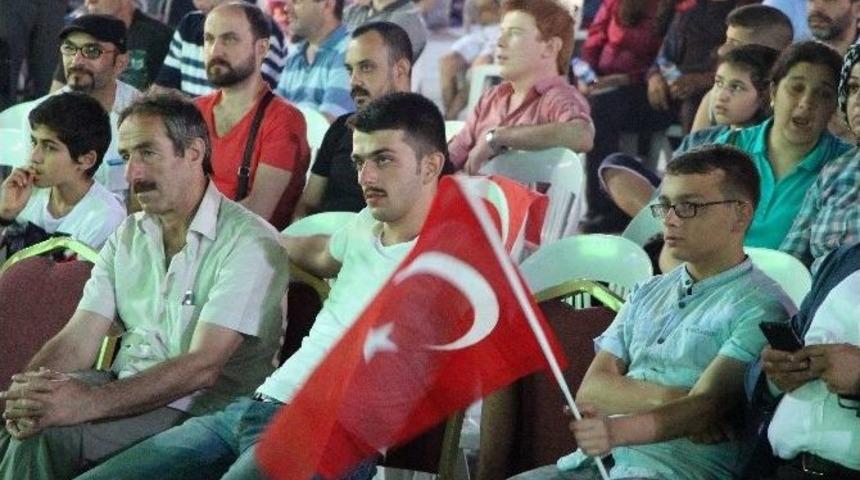 Beyoğlu&rsquo;nda Dev Ekranda Milli Ma&ccedil; Heyecanı